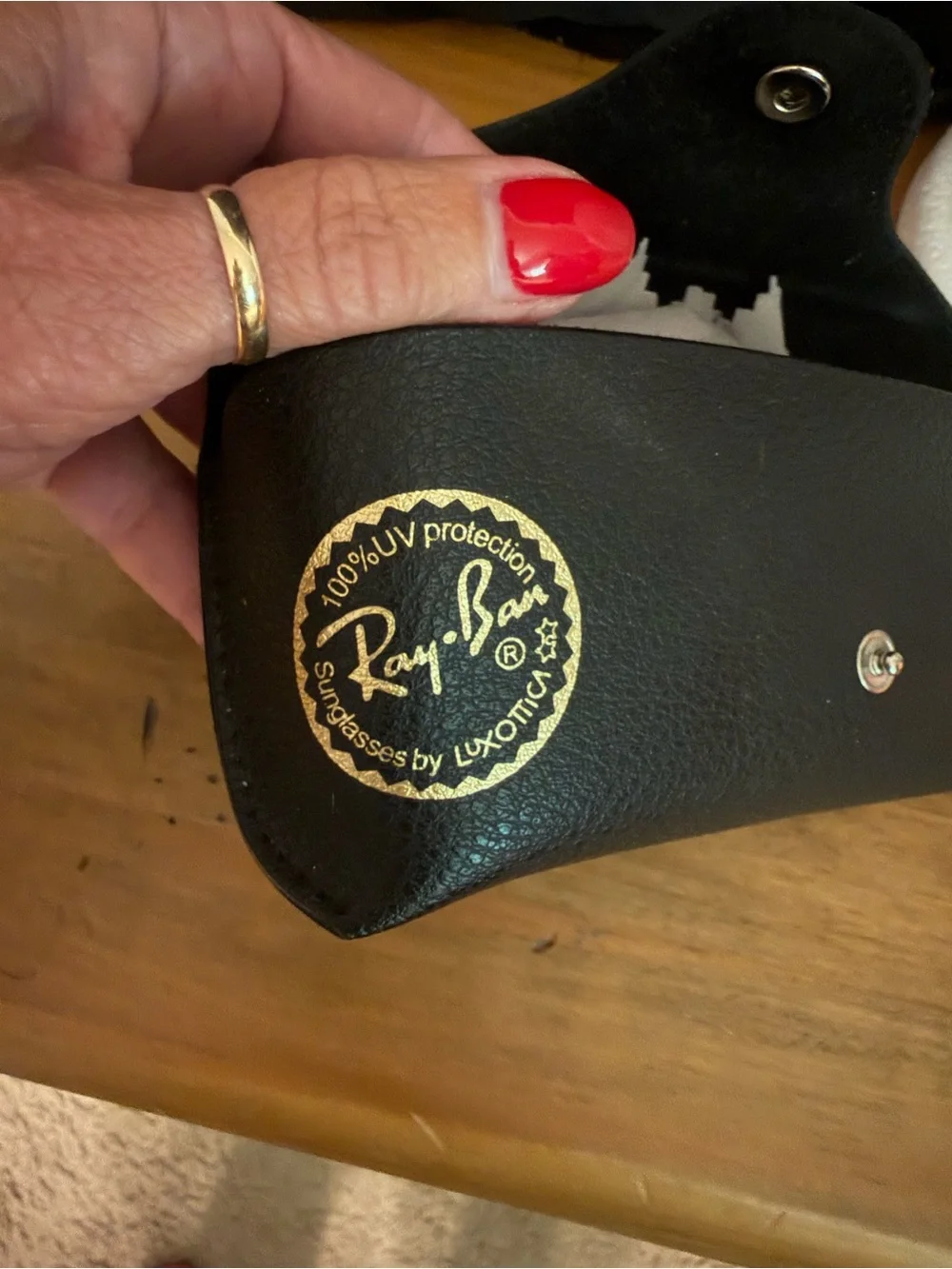 Ray-Ban Men’s Black Frame Sunglasses with Green Lenses